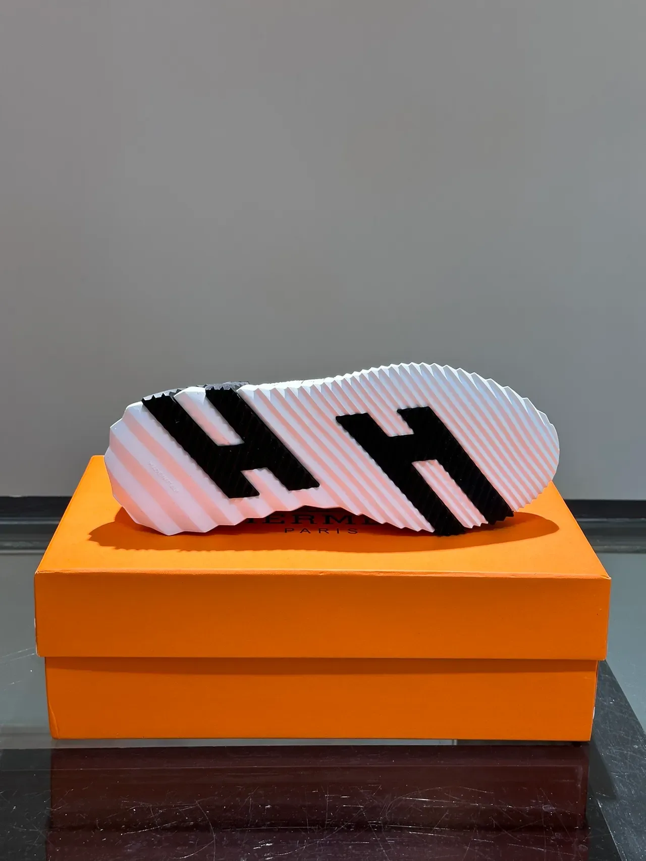 Hermès Run Away Low White and Black Lifestyle Sneakers 2