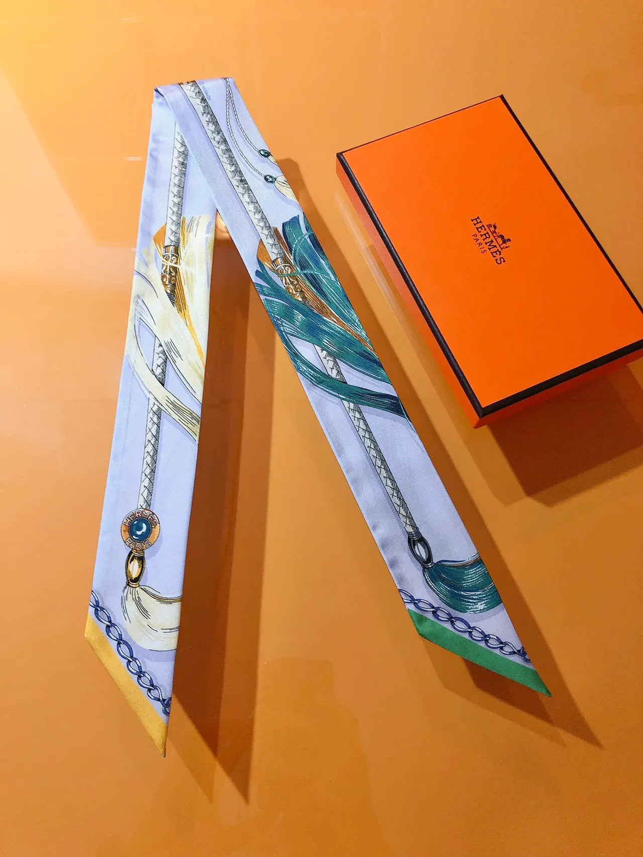 Hermès Twilly Bleu Vert Étroite Imprimée Motif Équestre Soie 4