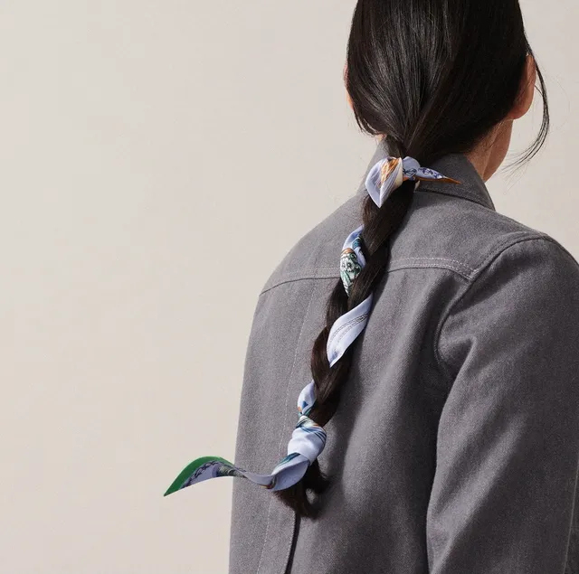 Hermès Twilly Bleu Vert Étroite Imprimée Motif Équestre Soie 6