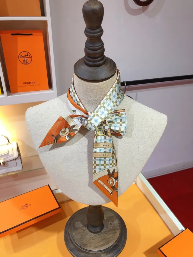 Hermès Twilly New-Style Carriage Orange Silk Scarf 2