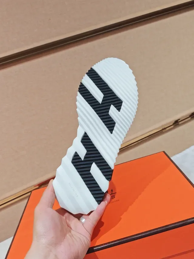 Hermès Blanc Noir Maille Et Cuir Supérieur Contrefort Ribeté H-Logo Sneakers Lifestyle 2