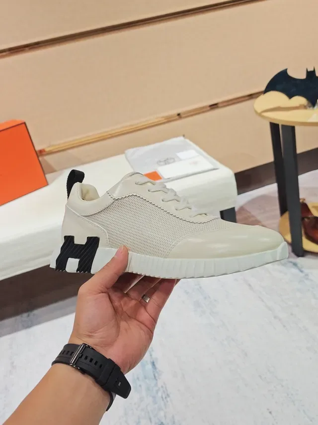 Hermès Blanc Noir Maille Et Cuir Supérieur Contrefort Ribeté H-Logo Sneakers Lifestyle 4