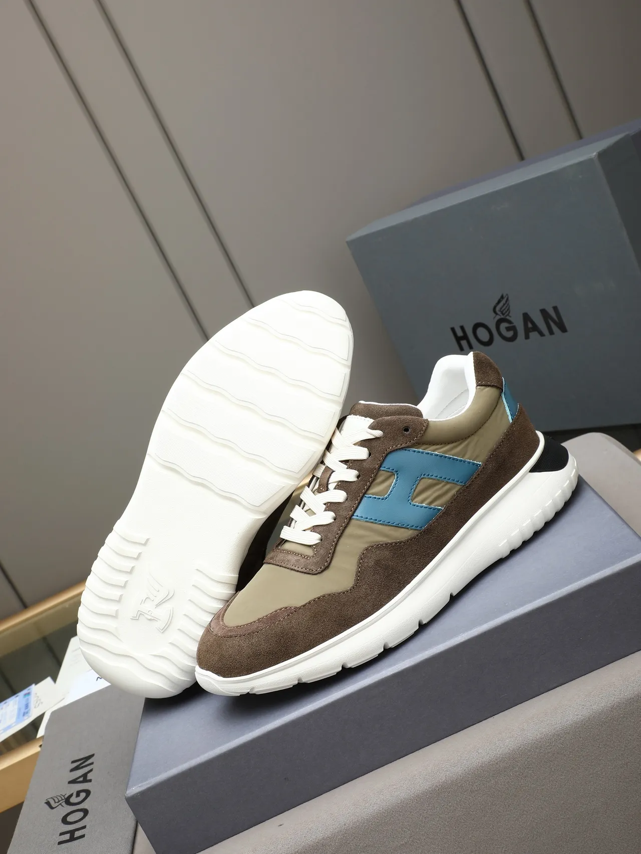 Hogan Marron Bleu Low-Top Sneakers Lifestyle en Daim et Nylon 4