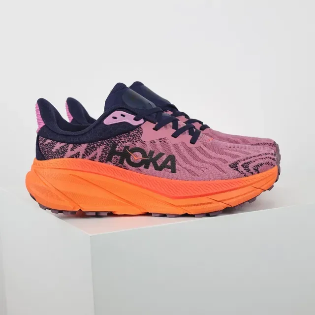 Hoka Clifton Tênis Running Pink Orange Upper Knit Sola Média Grossa 3