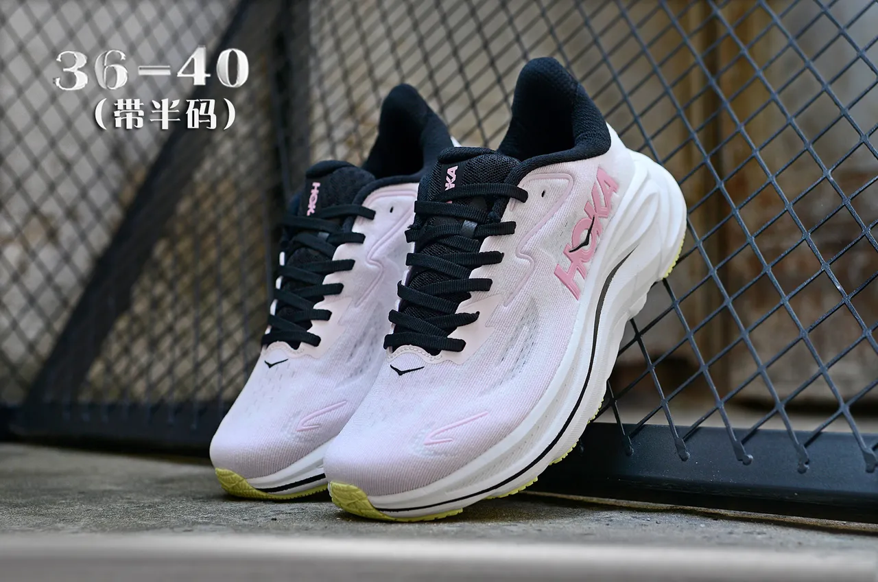 Hoka Tênis de corrida com upper de knit rosa e preto, sola oversized 5
