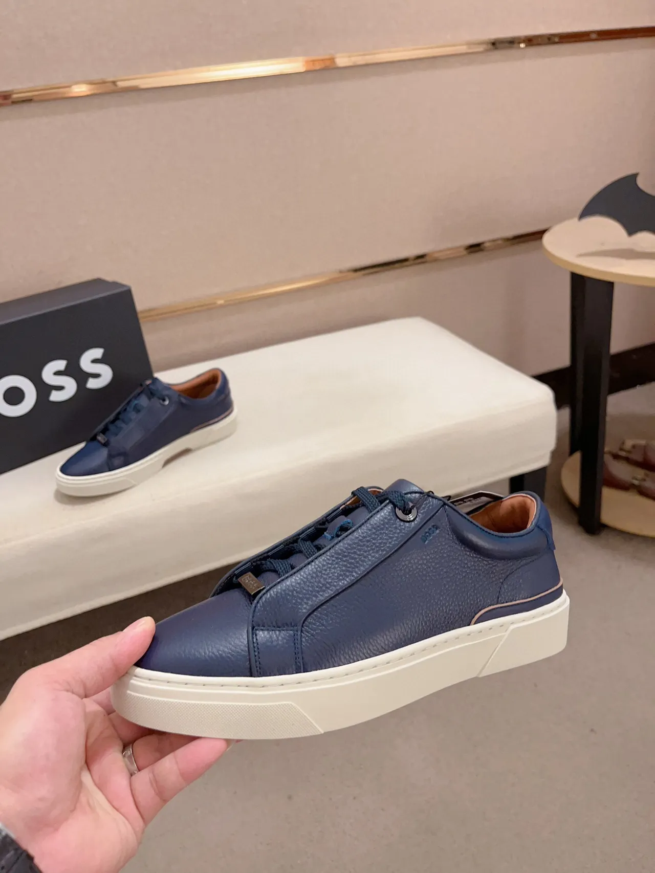 Hugo Boss Lifestyle Sneaker Bleu Marine Blanc Cuir Pebbled Semelle Plateforme Lifestyle Sneakers 3