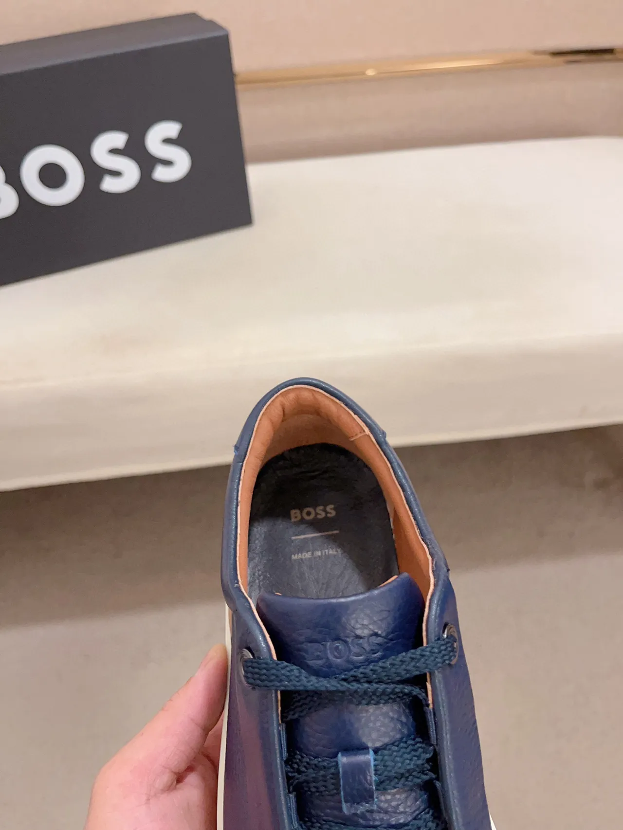 Hugo Boss Lifestyle Sneaker Bleu Marine Blanc Cuir Pebbled Semelle Plateforme Lifestyle Sneakers 6