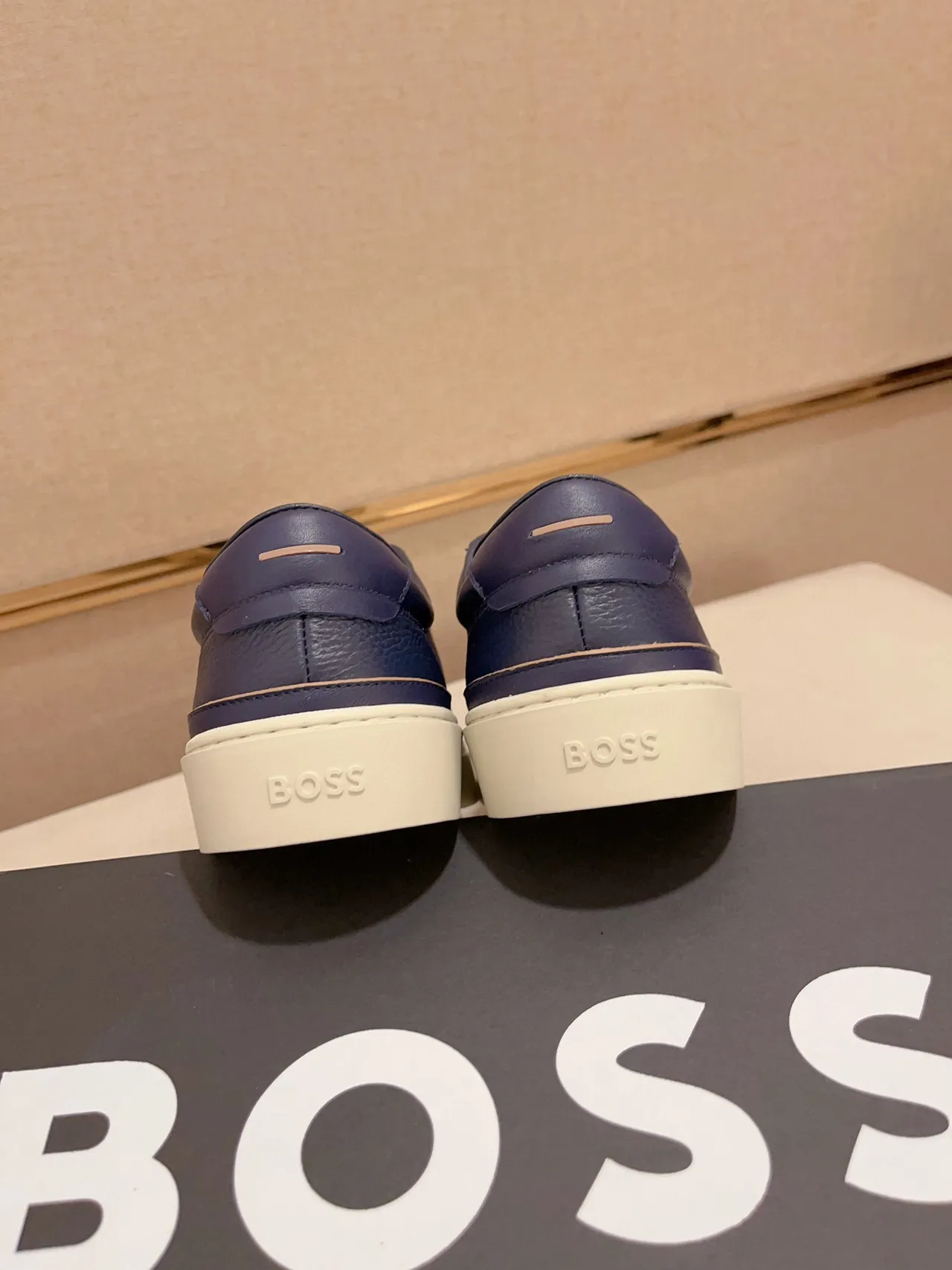 Hugo Boss Lifestyle Sneaker Bleu Marine Blanc Cuir Pebbled Semelle Plateforme Lifestyle Sneakers 8