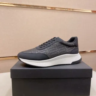 Hugo Boss حذاء أسلوبي أسود وأبيض مونوغرام