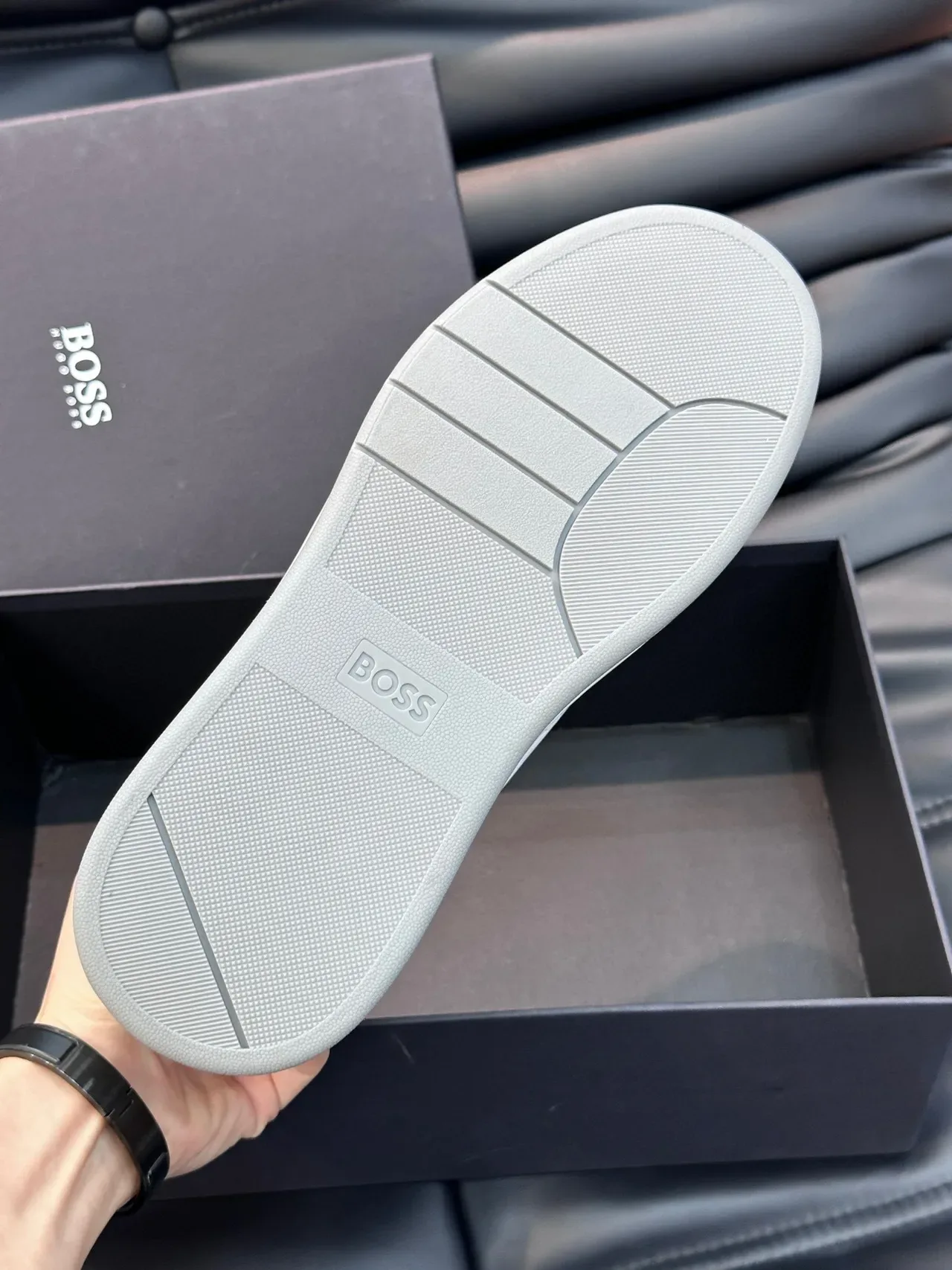 Chaussures Lifestyle Hugo Boss Blanc et Beige en Daim et Cuir Panelées Bout Bas 3
