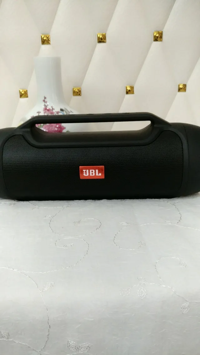 JBL Blue Red Cylindrical Body Integrated Top Handle Portable Speaker 14