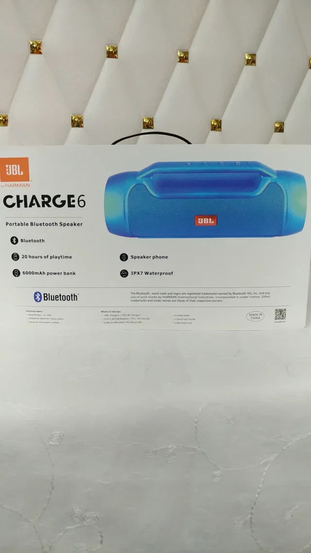 JBL Blue Red Cylindrical Body Integrated Top Handle Portable Speaker 17