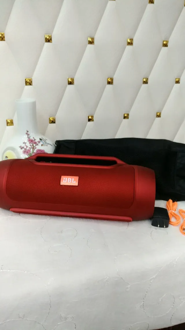 JBL Blue Red Cylindrical Body Integrated Top Handle Portable Speaker 21