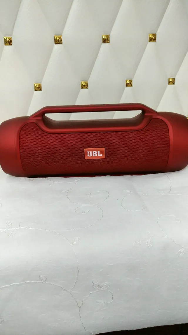 JBL Blue Red Cylindrical Body Integrated Top Handle Portable Speaker 23