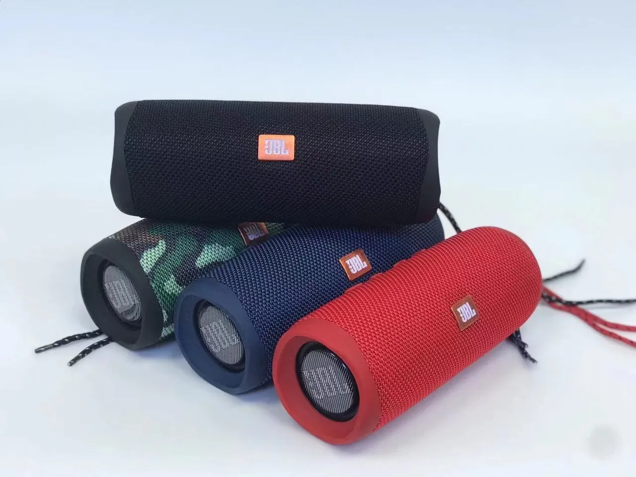 JBL Flip 5 Multicolor Cylindrical Fabric-Wrapped Portable Speaker 2