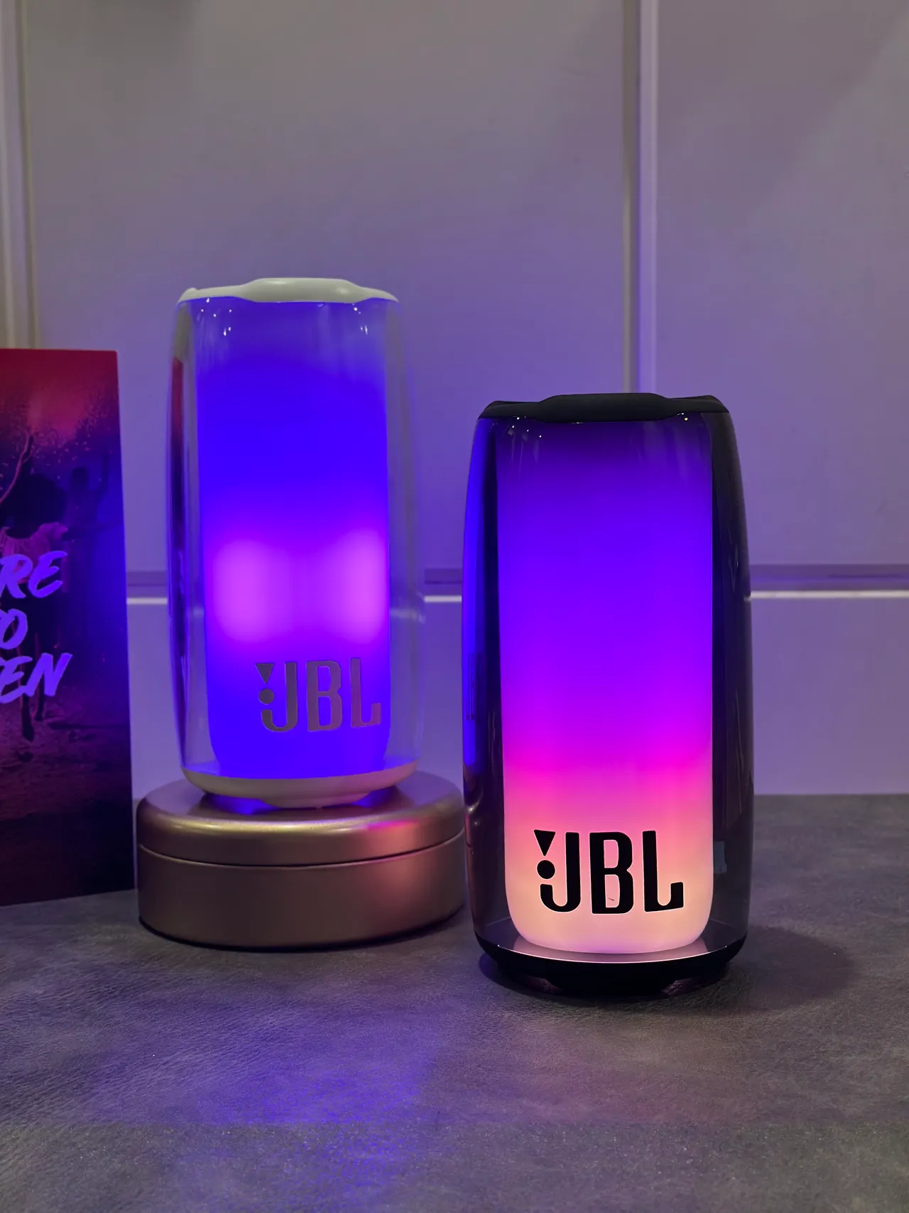 JBL Pulse haut-parleur portable violet corps acrylique cylindrique transparent 8