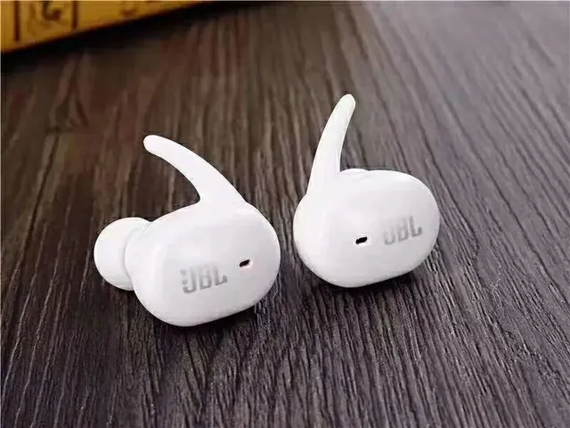 JBL Twins True Wireless Earbuds Black and White TWS Earbuds 7