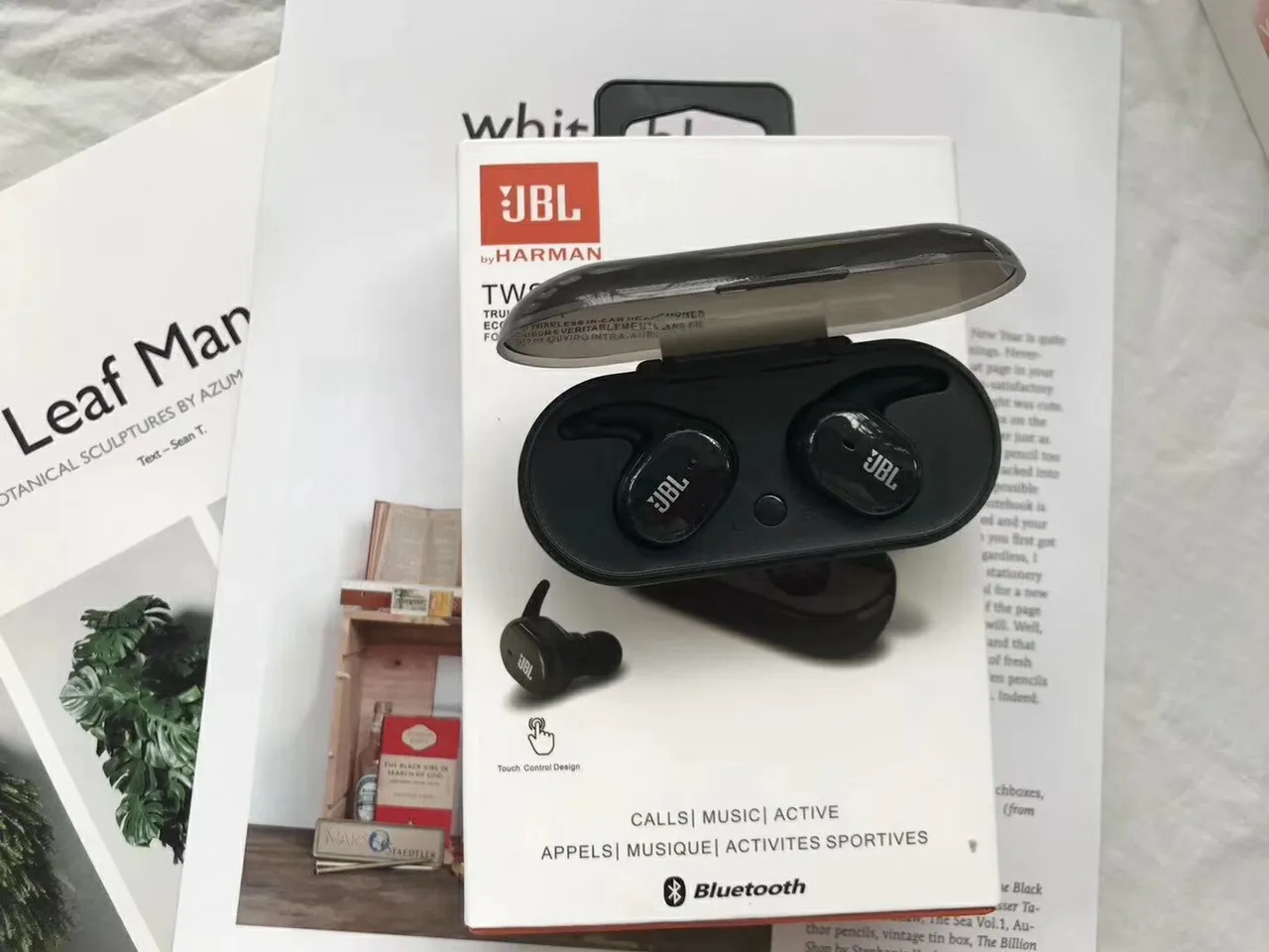 JBL Twins True Wireless Earbuds Black and White TWS Earbuds 12