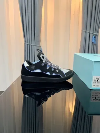 Lanvin أسود أبيض طبقات علوية أزرق فاتح تاتيم أكسنت حذاء نمط حياة 4