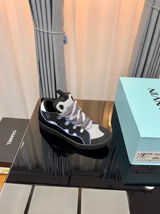 Lanvin أسود أبيض طبقات علوية أزرق فاتح تاتيم أكسنت حذاء نمط حياة 6