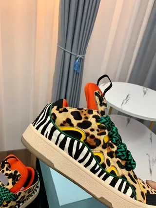 Lanvin imprimé léopard sangle verte col orange chaussures style de vie 7