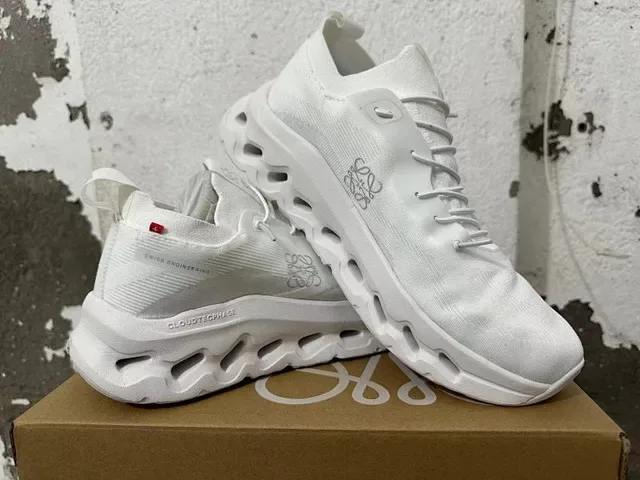 Loewe CloudtecpHase White Knit Lifestyle Sneakers 2