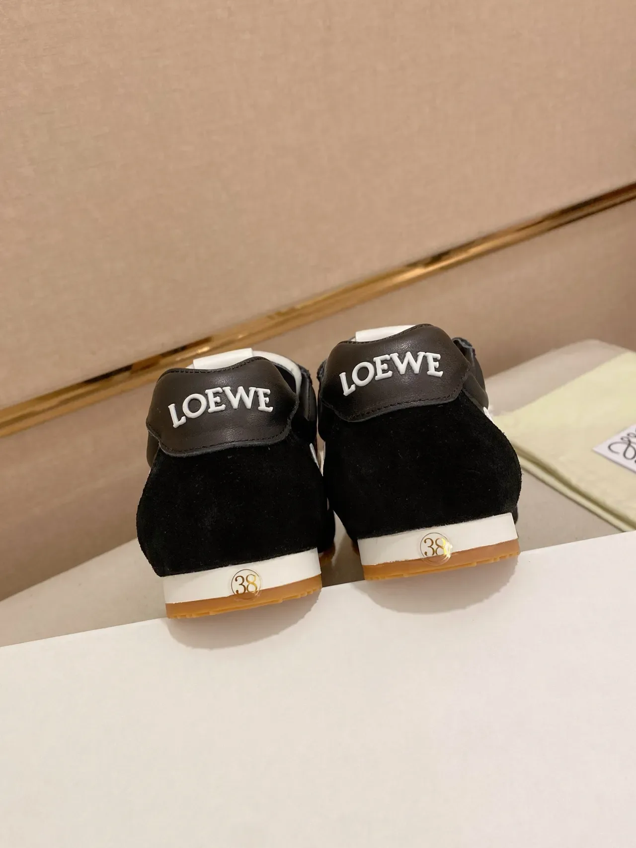 Loewe Flow Runner Noir Blanc Gomme Chaussures Lifestyle 4