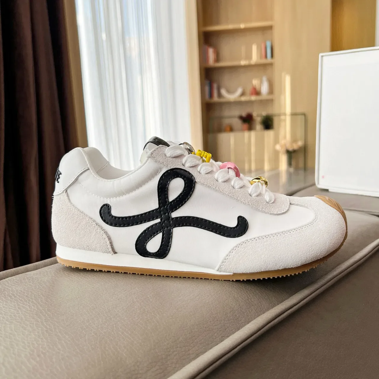 Loewe Flow Runner blanc noir Anagram Logo bande latérale capuchon caoutchouc orteil style de vie sneakers 3