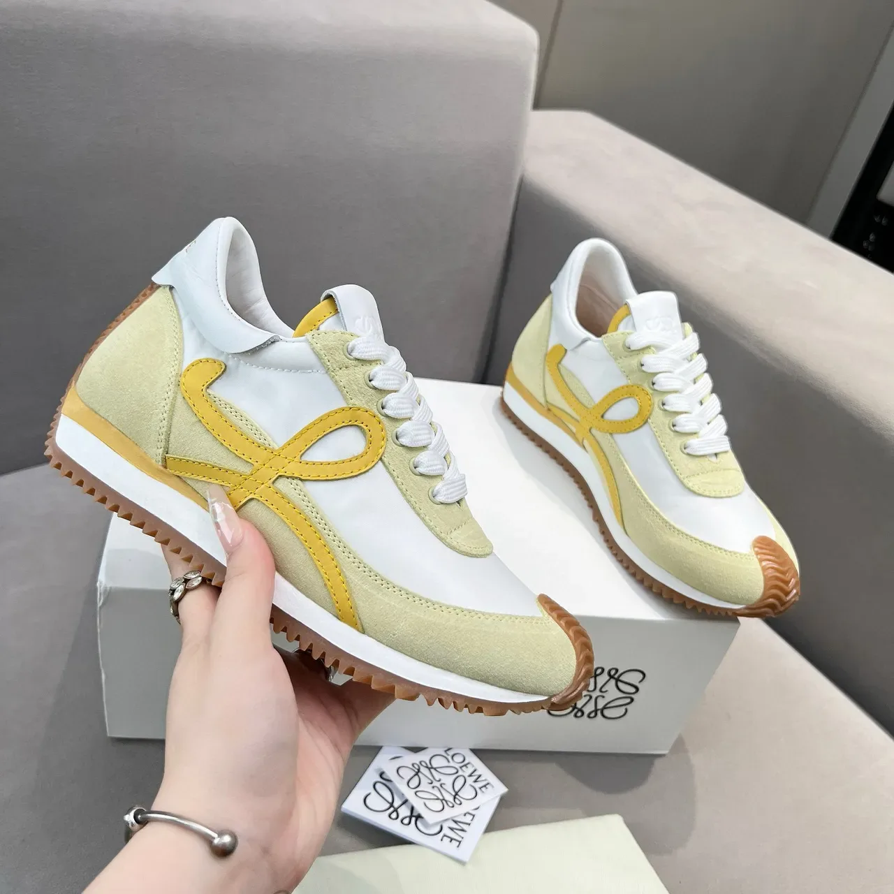 Loewe Blanc Jaune Low-Top Runner Silhouette Daim Et Cuir Lisse Panneau Lifestyle Sneakers 7