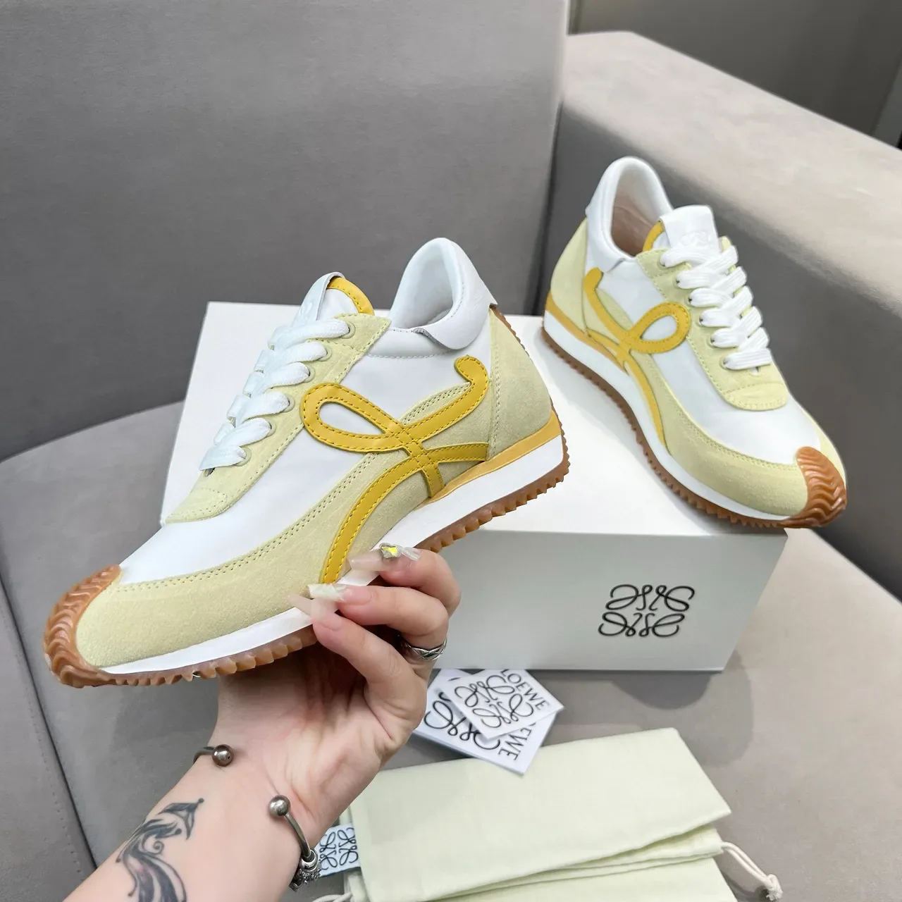 Loewe Blanc Jaune Low-Top Runner Silhouette Daim Et Cuir Lisse Panneau Lifestyle Sneakers 8