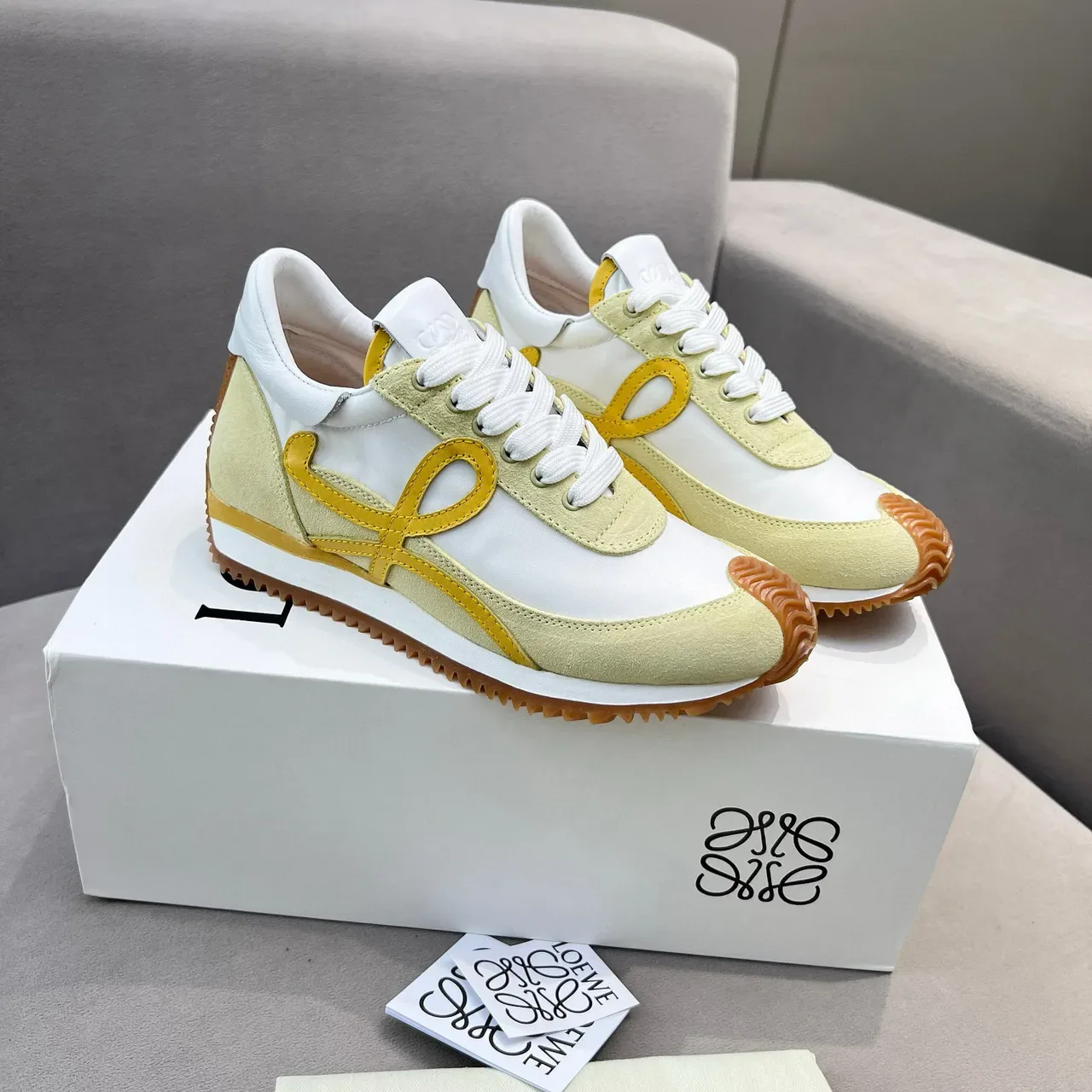 Loewe Blanc Jaune Low-Top Runner Silhouette Daim Et Cuir Lisse Panneau Lifestyle Sneakers 10