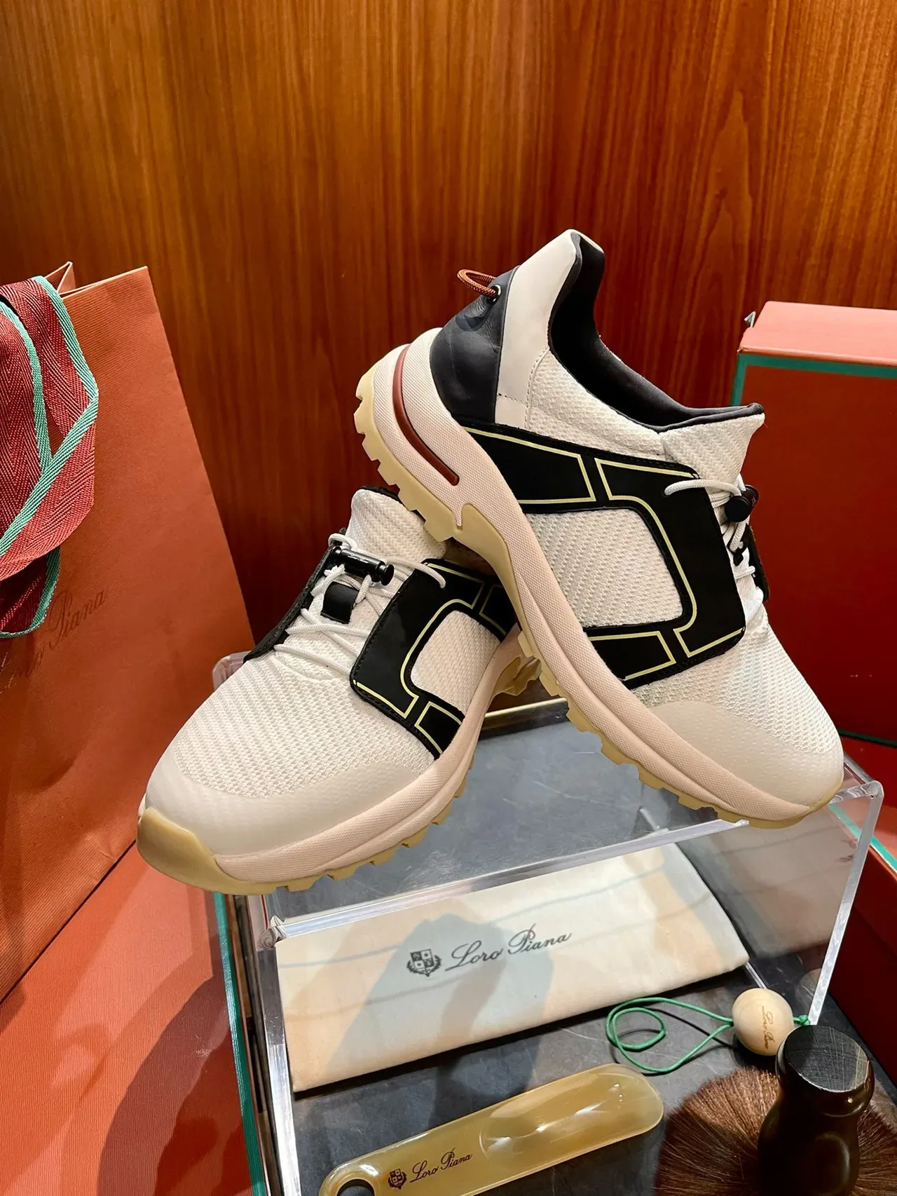 Loro Piana Noir Bleu Panneaux de superposition géométrique Haut en maille et synthétique Chaussures lifestyle 10