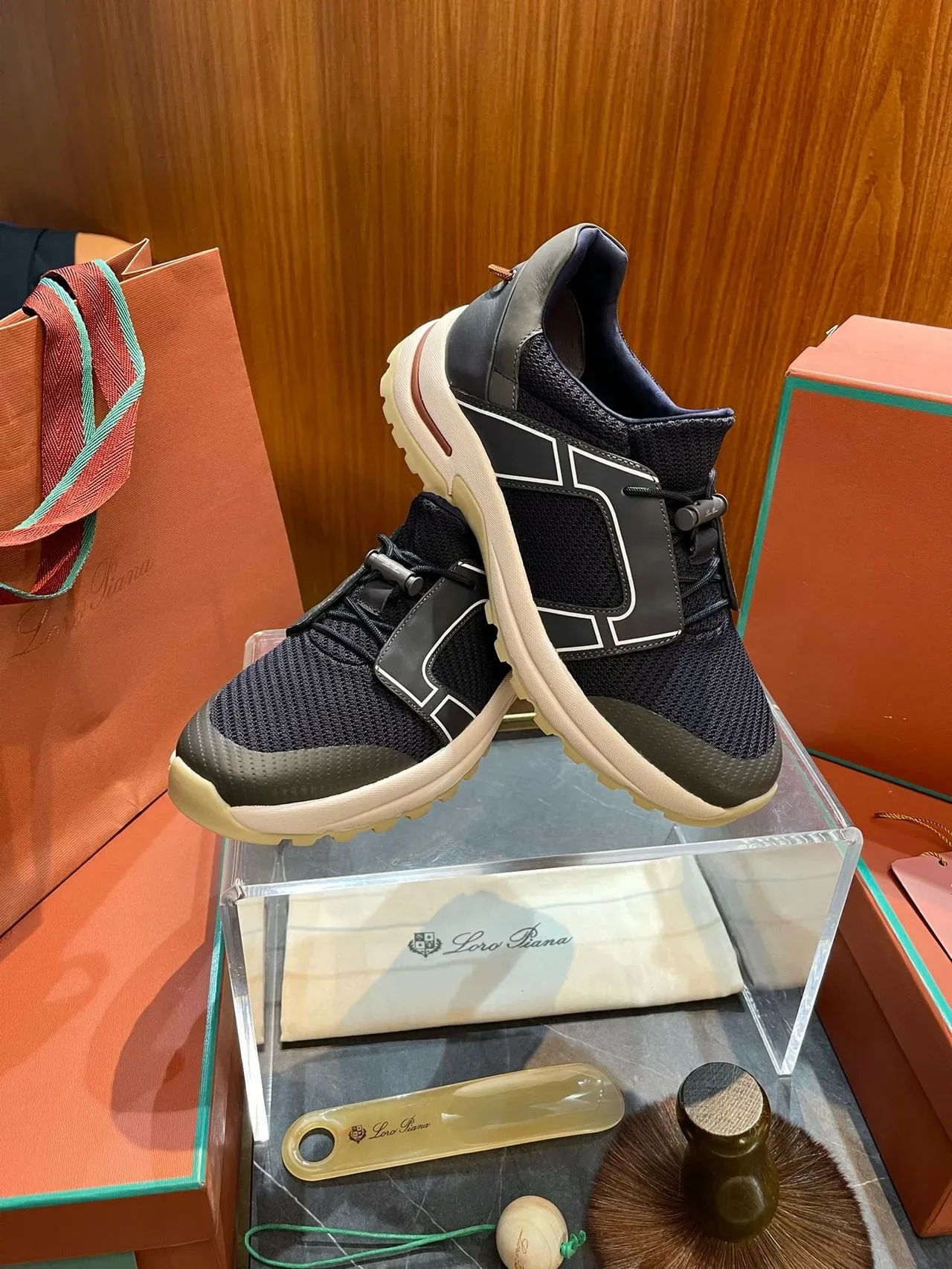 Loro Piana Noir Bleu Panneaux de superposition géométrique Haut en maille et synthétique Chaussures lifestyle 16