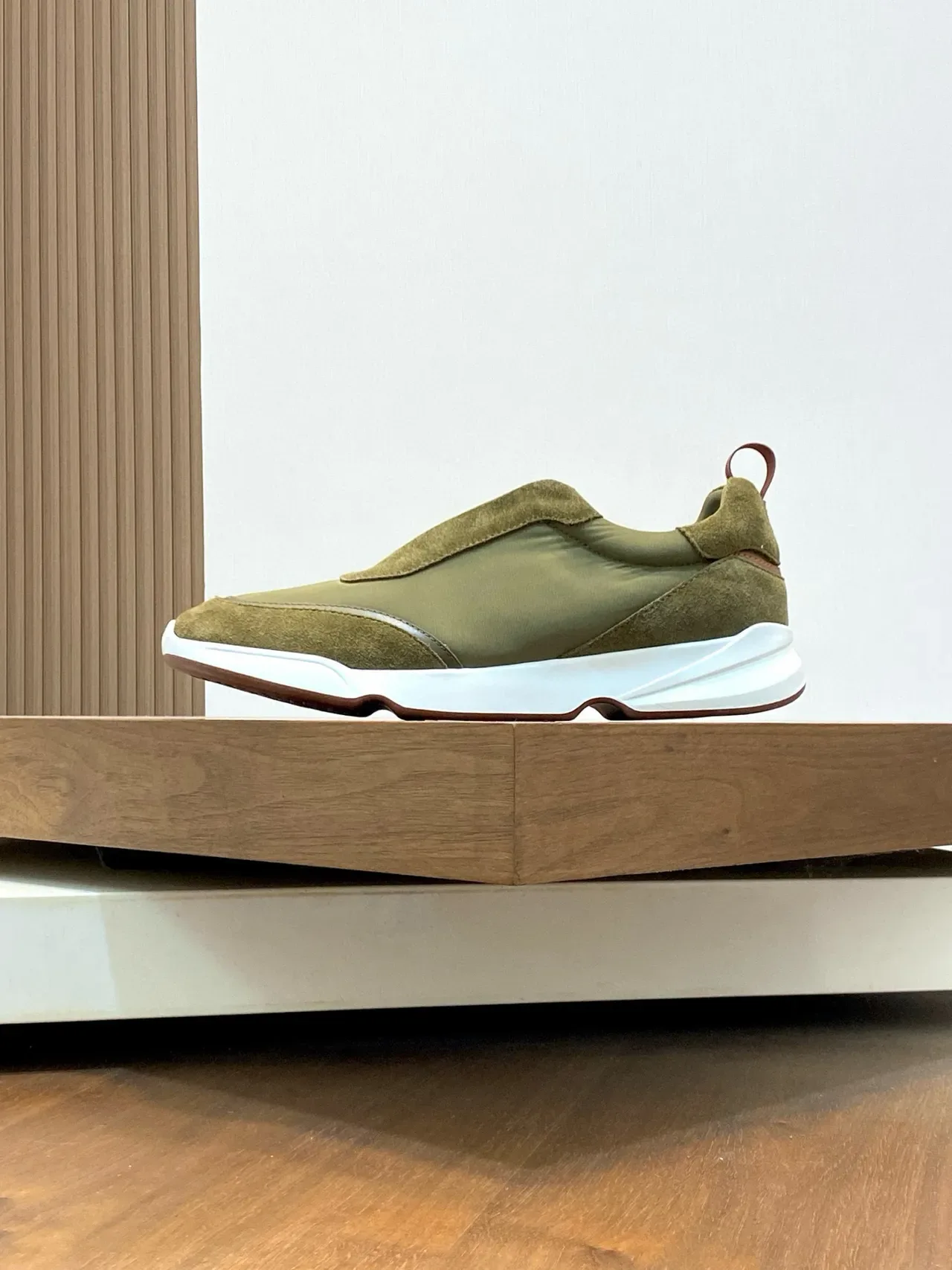 Loro Piana أخضر زيتوني سويد ونايلون بدون أربطة حذاء رياضي سهل الارتداء 3