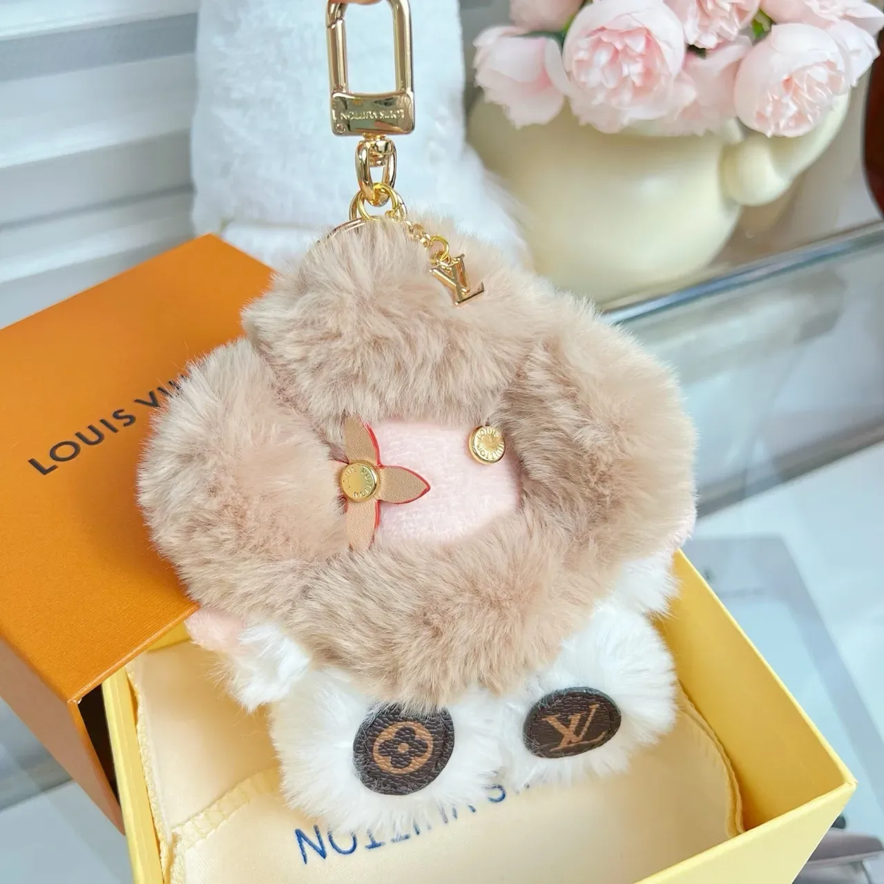 Louis Vuitton Beige White Plush Faux Fur Monogrammed Leather Accents Handbag 7