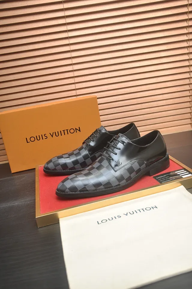 Louis Vuitton Sapatos Oxford Couro Patentado Preto e Cinza Damier Check 4