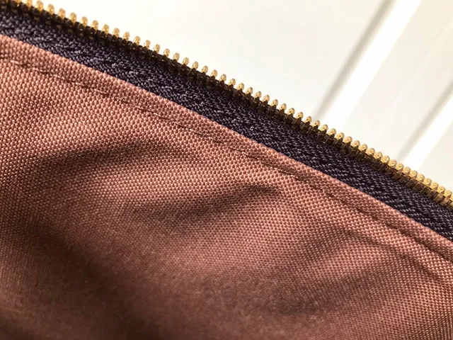 Louis Vuitton Sac Boston à Silhouette Dome-Top en Toile Monogramme Noir et Beige 4