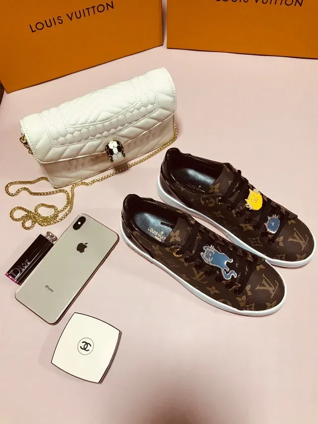 Louis Vuitton Black Blue Smooth Leather Low-Top Lace-Up Lifestyle Sneakers 2