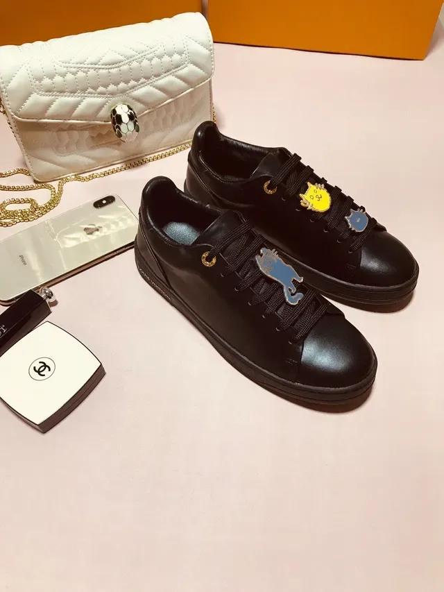 Louis Vuitton Black Blue Smooth Leather Low-Top Lace-Up Lifestyle Sneakers 3