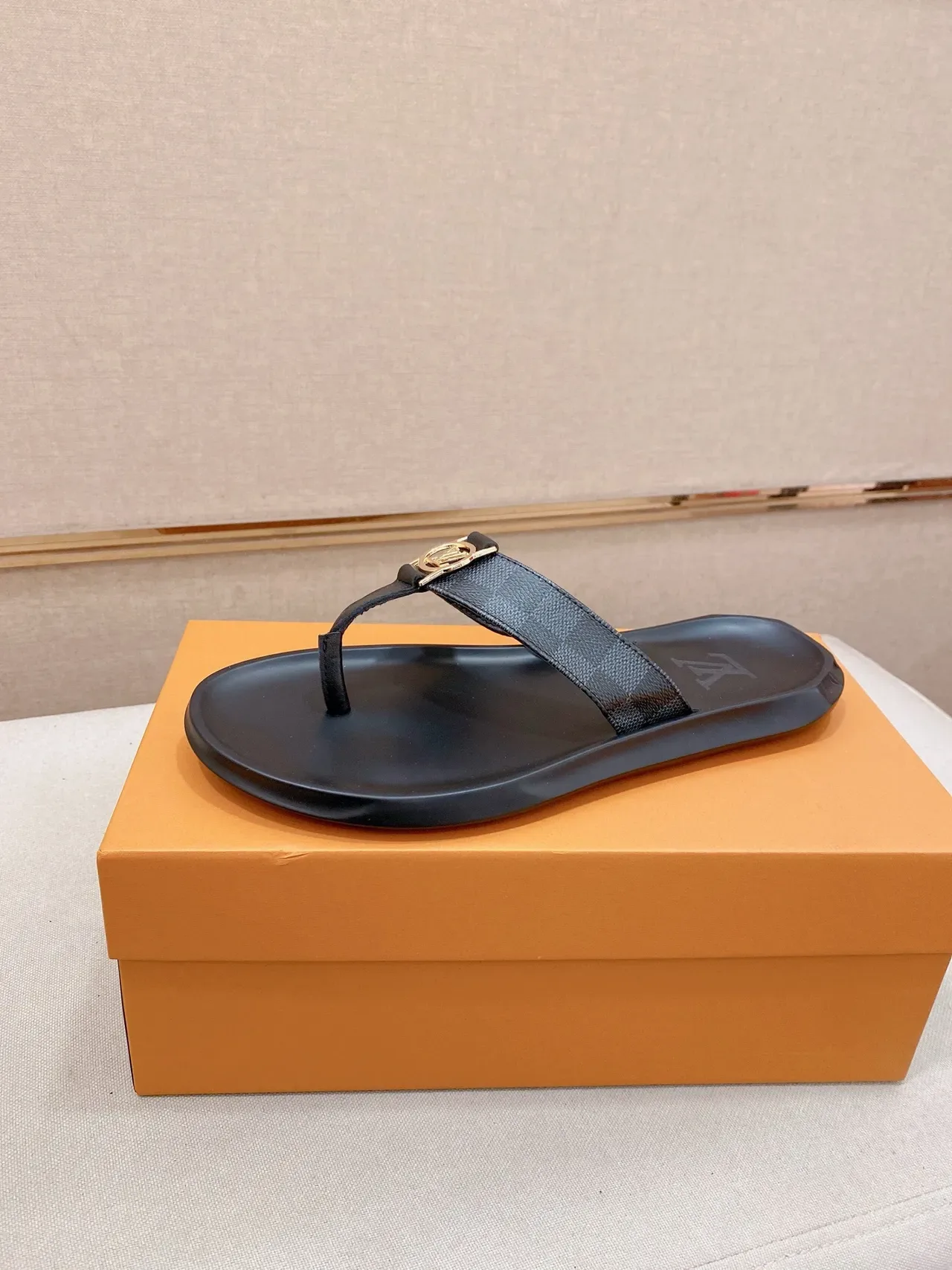 Louis Vuitton Black Brown Thong Strap Embossed LV Logo Slippers 15