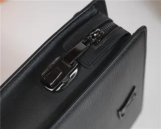 Louis Vuitton কালো Epi চামড়া উলকিযুক্ত Monogram হাতের কব্জির থলি 4