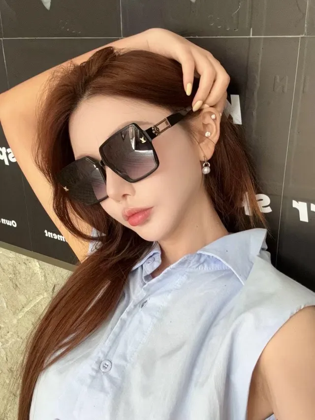 Louis Vuitton Black Gold Oversized Square Frame Gradient Lenses Sunglasses 3