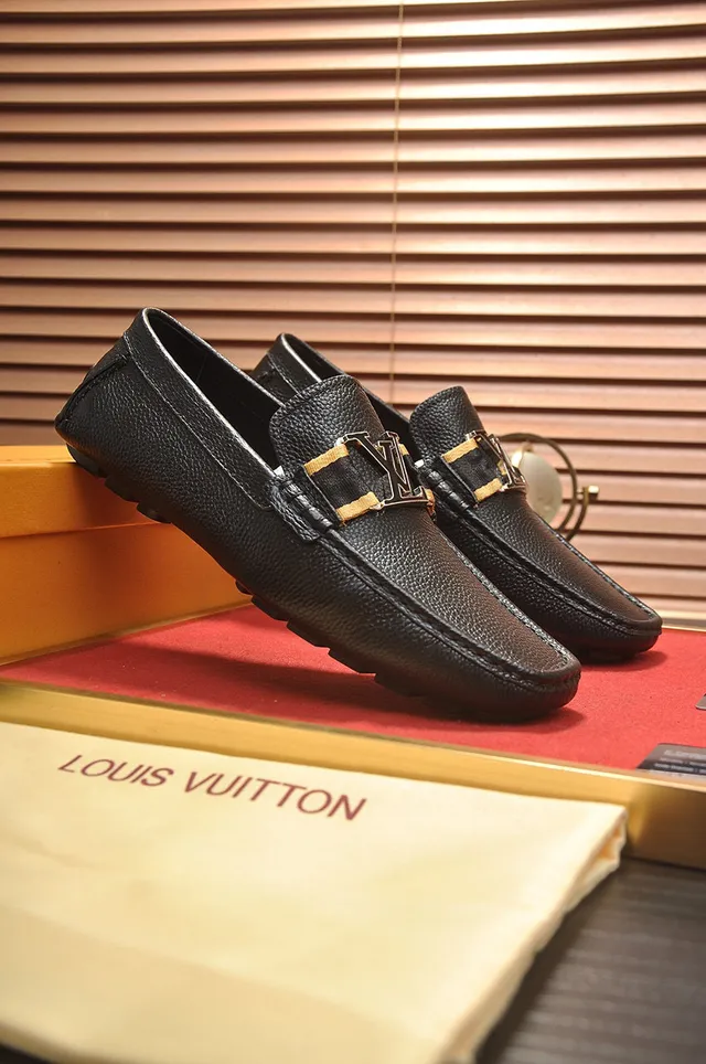 Louis Vuitton Noir Or Cuir Pebbled Métal LV Boucle Twist-Lock Mocassins 8