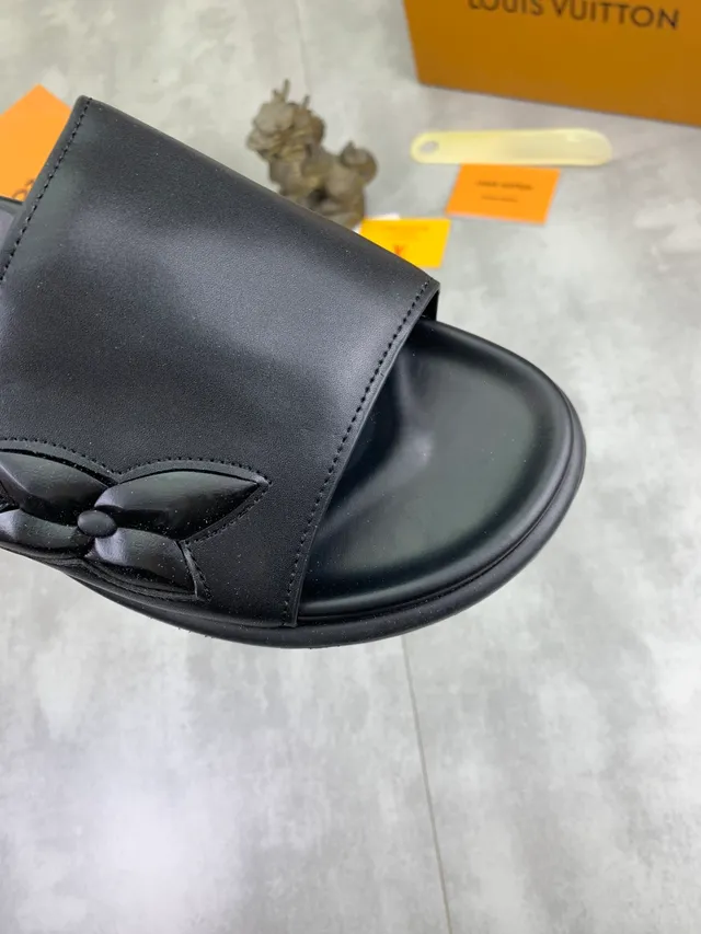 Louis Vuitton Black Leather Single Strap Slippers 3