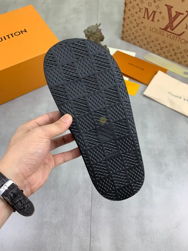 Louis Vuitton Black Leather Thong Slippers 2