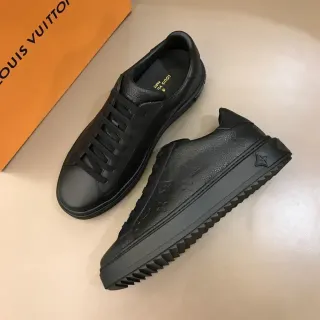 Louis Vuitton Zapatillas lifestyle de cuero negro con monograma embossado