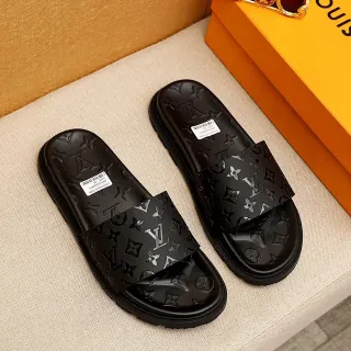 Louis Vuitton काला मोनोग्राम्ड मोल्डेड रबर सोल स्लिपर्स
