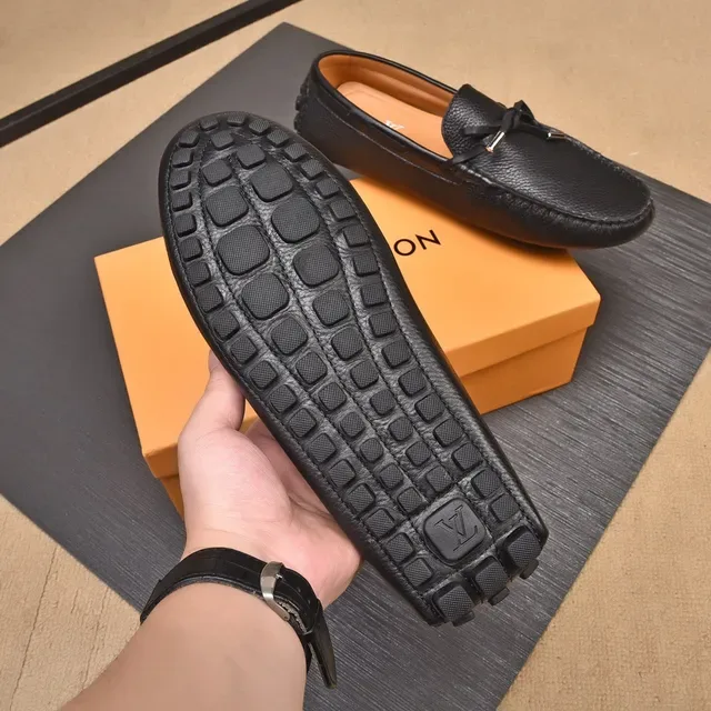 Louis Vuitton Black Pebbled Leather Bow-Tassel Loafers 8