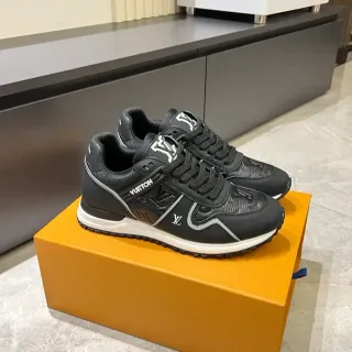 Louis Vuitton Zapatillas Lifestyle Negro Blanco Cuero y Texturizado Superior Embossado LV Monogram