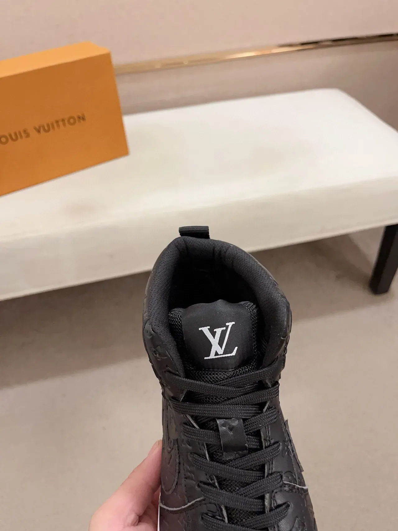 路易威登 黑白 印花 皮革 高帮 生活休闲鞋 6